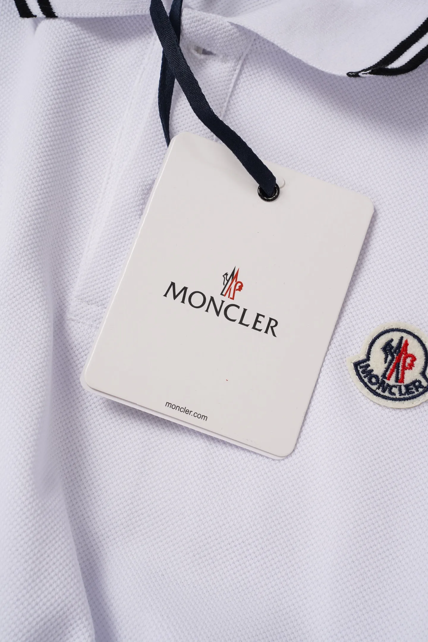 MONCLER logo polo Polo Classic ， 。 Polo ， 。Classic ， 。 • • •Black White Size：S-XL
